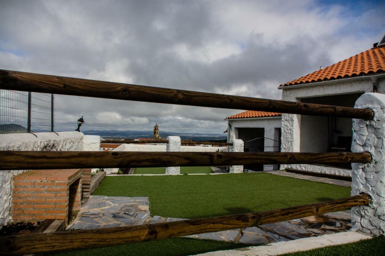 Гостевой дом Mirador De Fuentes Фуэнтес-де-Леон Экстерьер фото